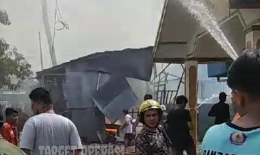 Kebakaran di Gang Limau Kelurahan Kebun Bunga Ludeskan Satu Bangunan Kosong