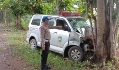 Rusak! Mobil Ambulans Milik Desa Ujung Baru, Kecamatan Bati-Bati, Kabupaten Tanah Laut (Tala)