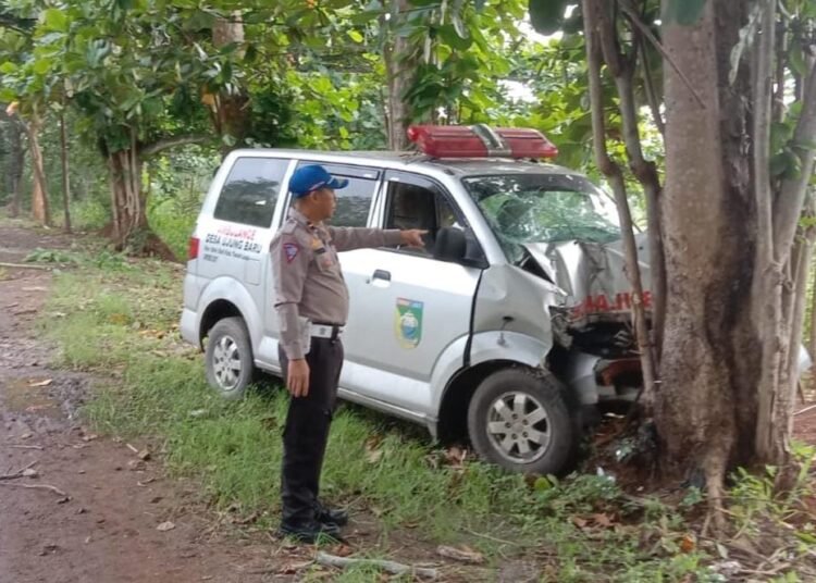 Rusak! Mobil Ambulans Milik Desa Ujung Baru, Kecamatan Bati-Bati, Kabupaten Tanah Laut (Tala)