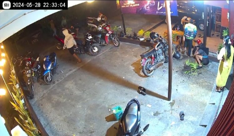Seorang Remaja Ngamuk di Jalan Tilung 1 Palangka raya   Terjadi sebuah kejadian pemukulan di Jalan Temanggung Tilung I